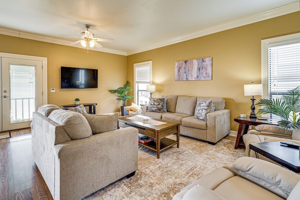 Private Pier, Porch! Quiet Lake Livingston Retreat