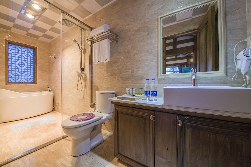 Hua Zhu Fansu Yunju Homestay