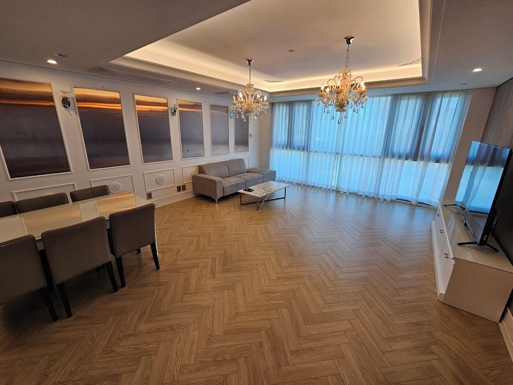 W Residence Hotel Centum City 2