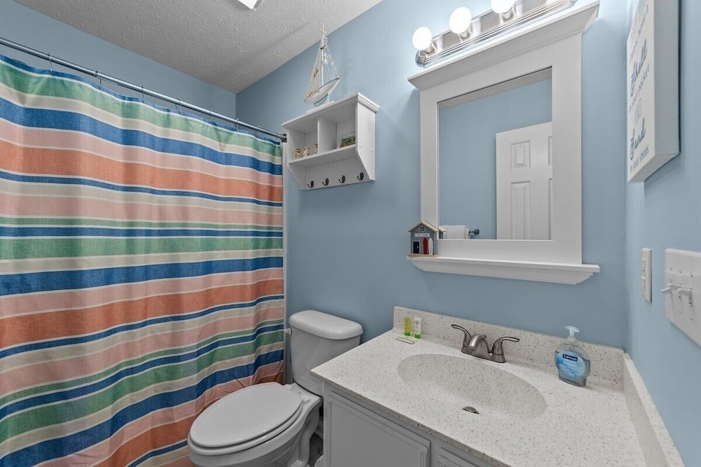 Waterway Village 3i 2 Bedroom Condo