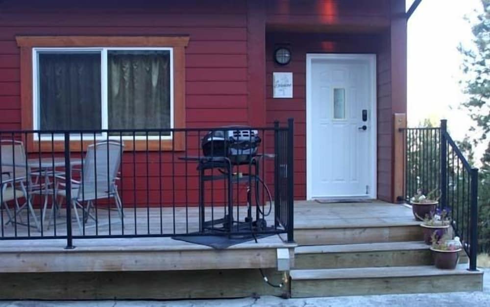 Crooked Tree Guest Suites