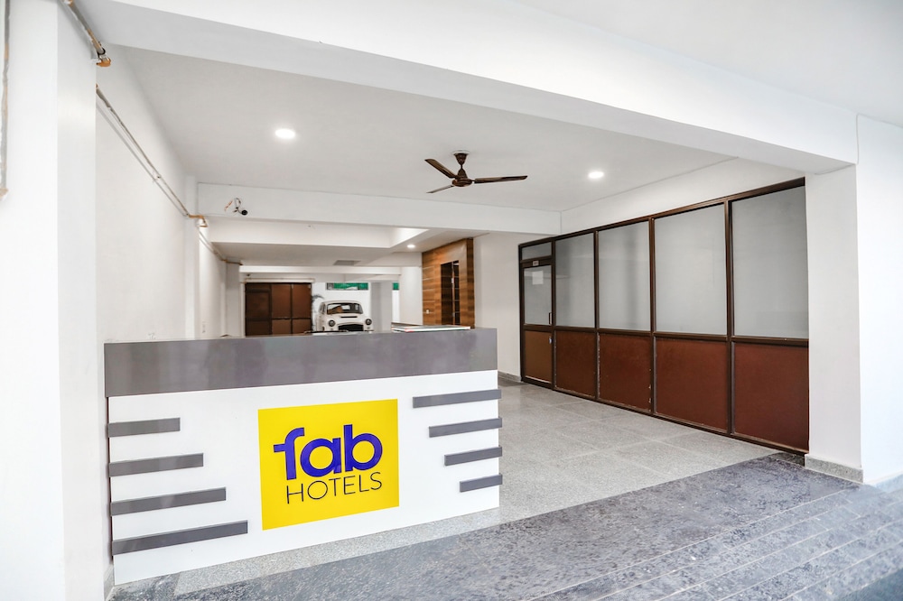 Lobby & Reception