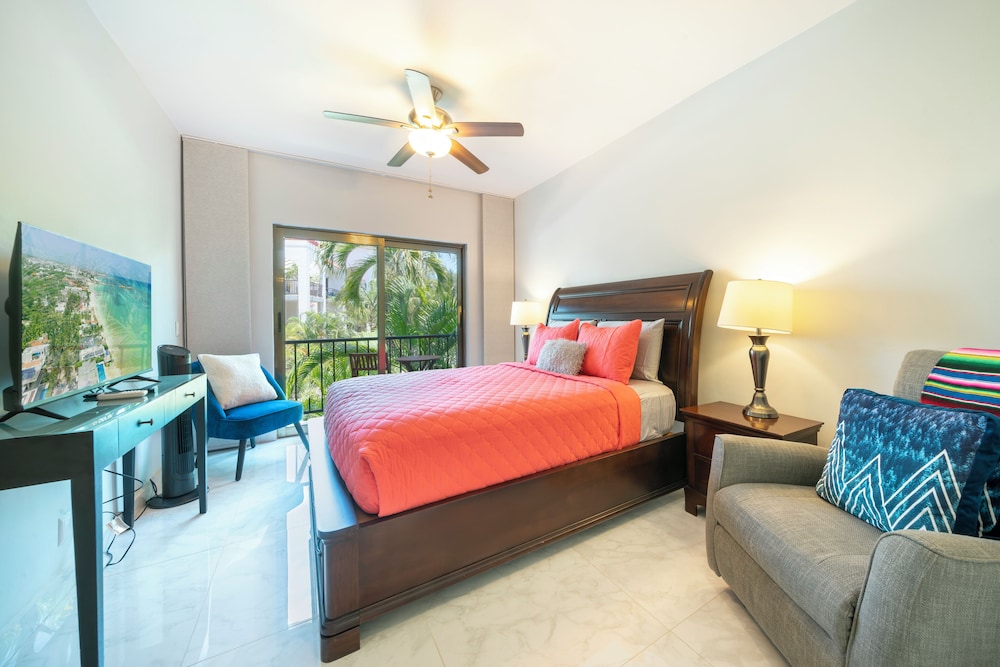Luxury 2BR Condo with Pool - Paseo del Sol Playacar