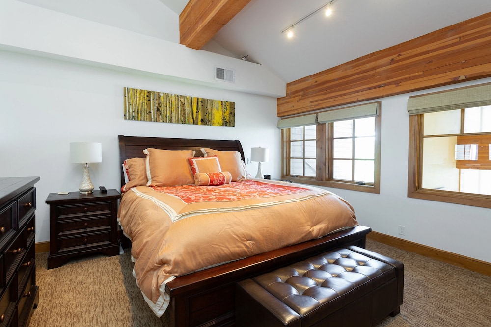 Stag Lodge at Deer Valley Resort - Three Bedroom Residence with Spa #11 3 Condo