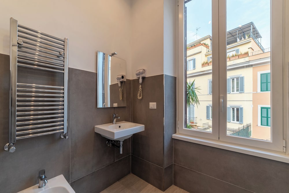 Major 93 Guesthouse