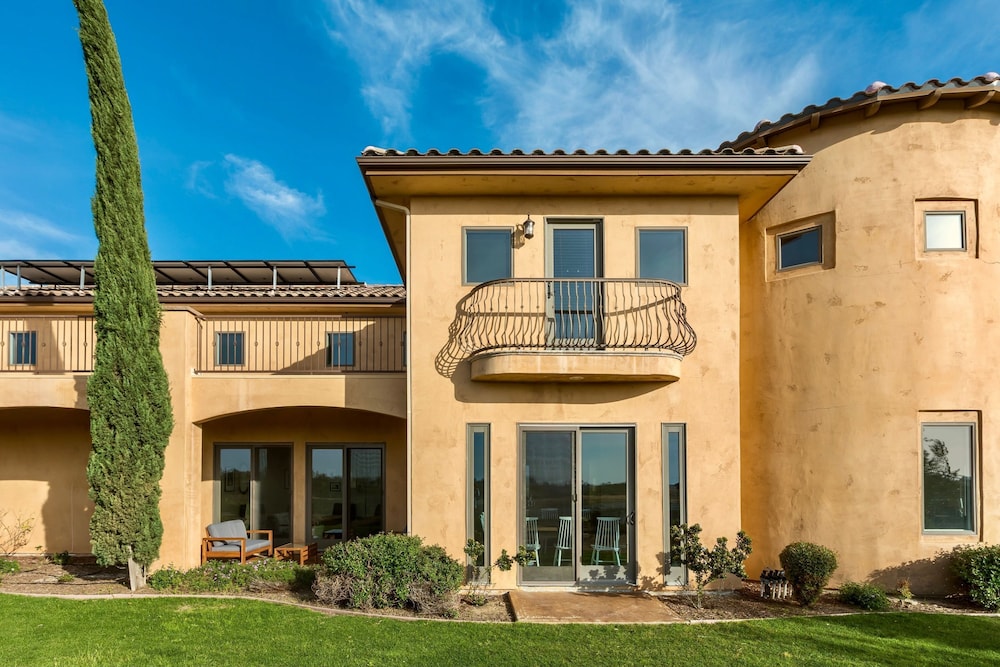 Palazzo Del Sol By Avantstay Breathtaking Home w Mountain Views Hot Tub