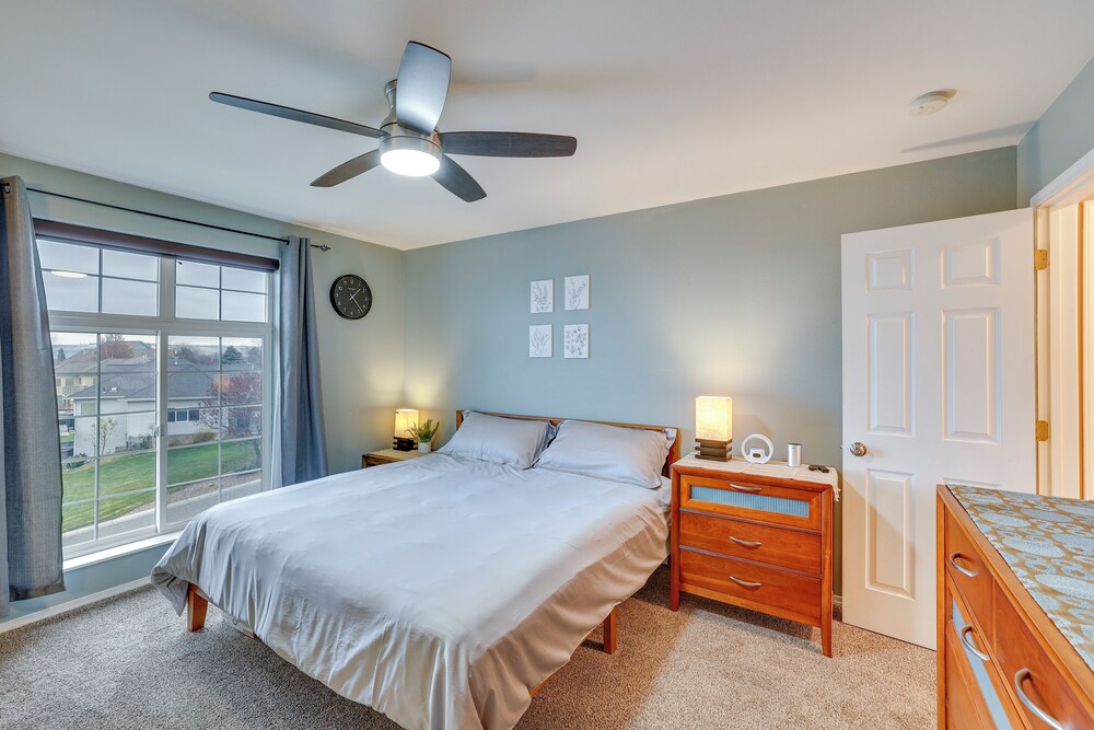 6 Mi to Dtwn Lewiston: Quiet Home w/ Views