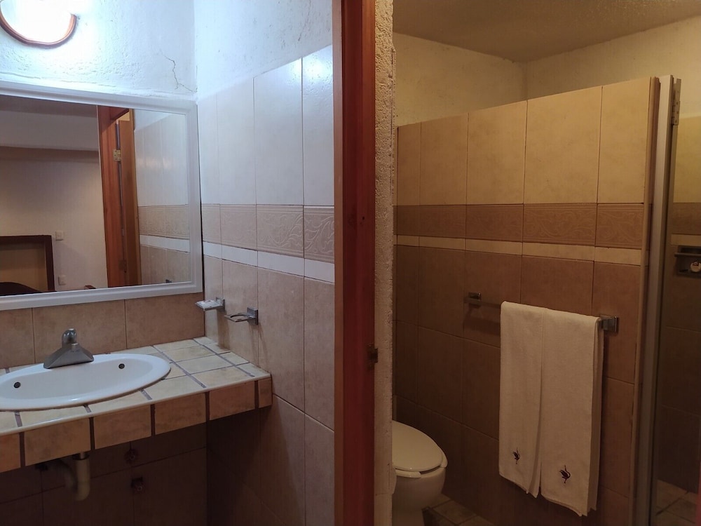 Pachuca Vacations - Hotel Universitario UAEH - Property Image 9