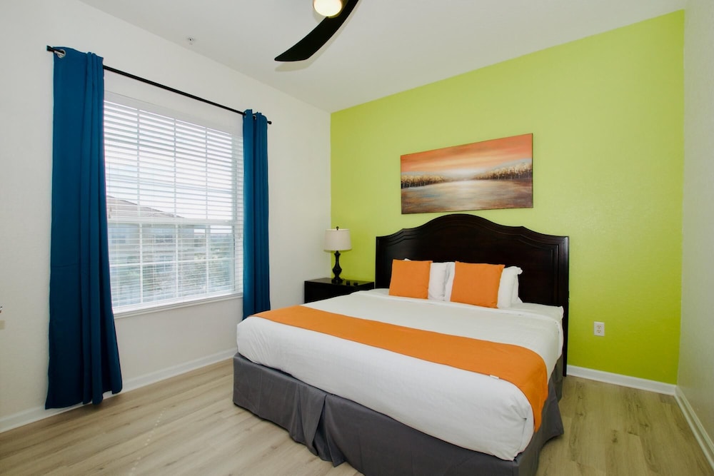 Vista Cay Luxury 4 Bedroom Condo 3120