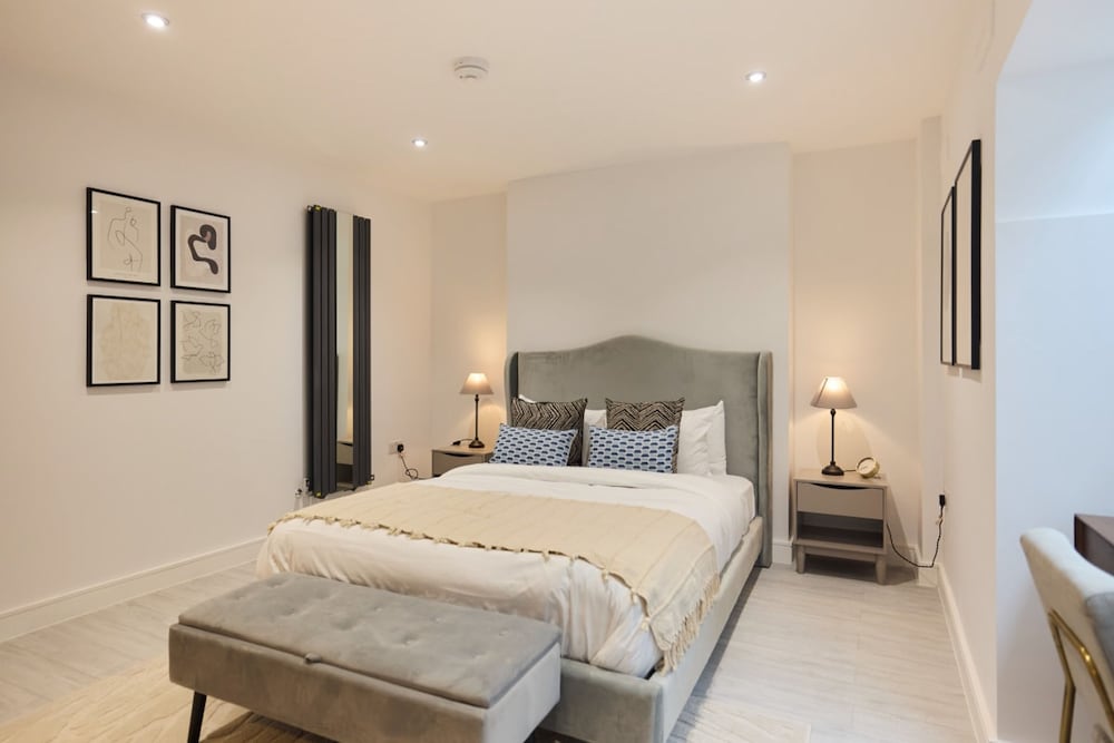 The Kingswood Place - Modern 2bdr With Terrace