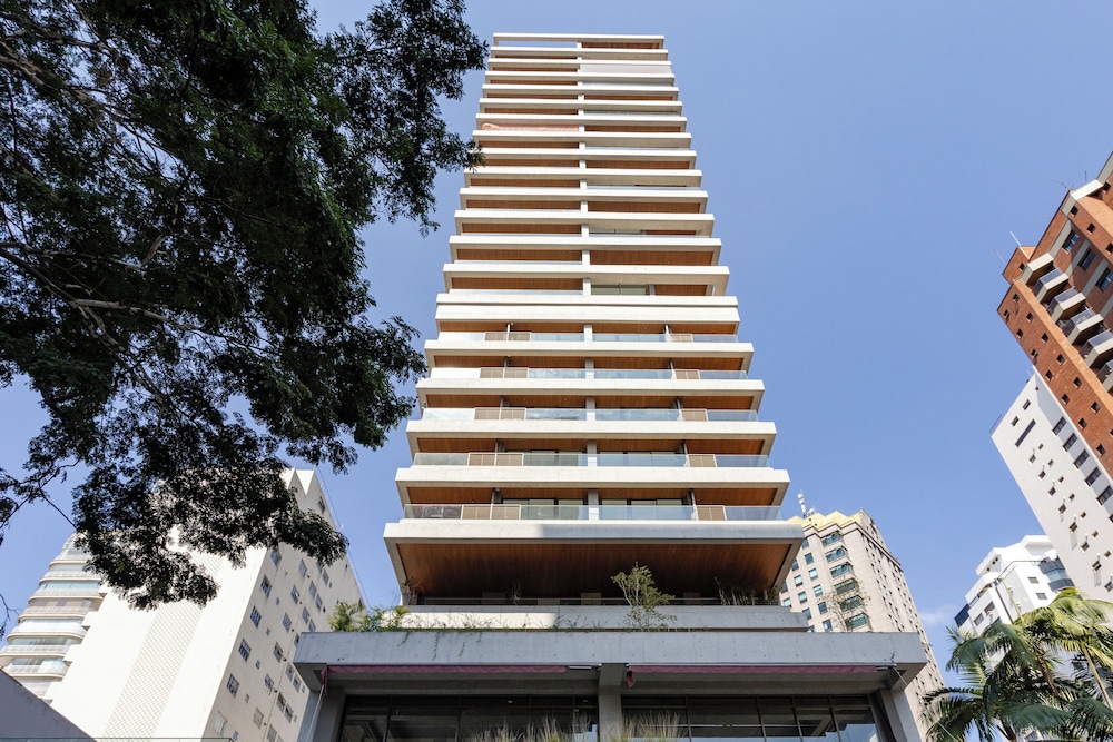 Luxo em rua icônica no Itaim Bibi
