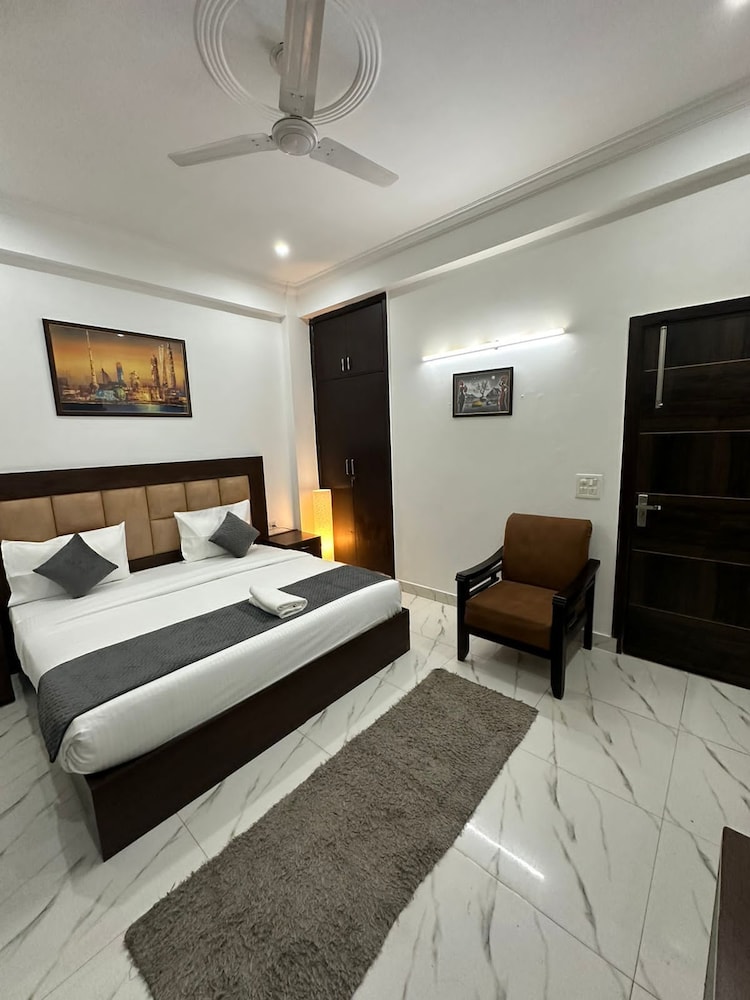 V Rooms