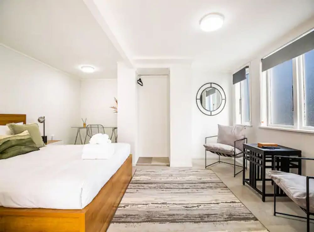 Stunning Studio In Grey Lynn! view 4
