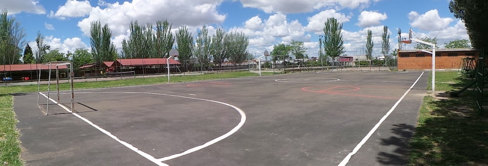 Bungalows Camping Alpha Madrid