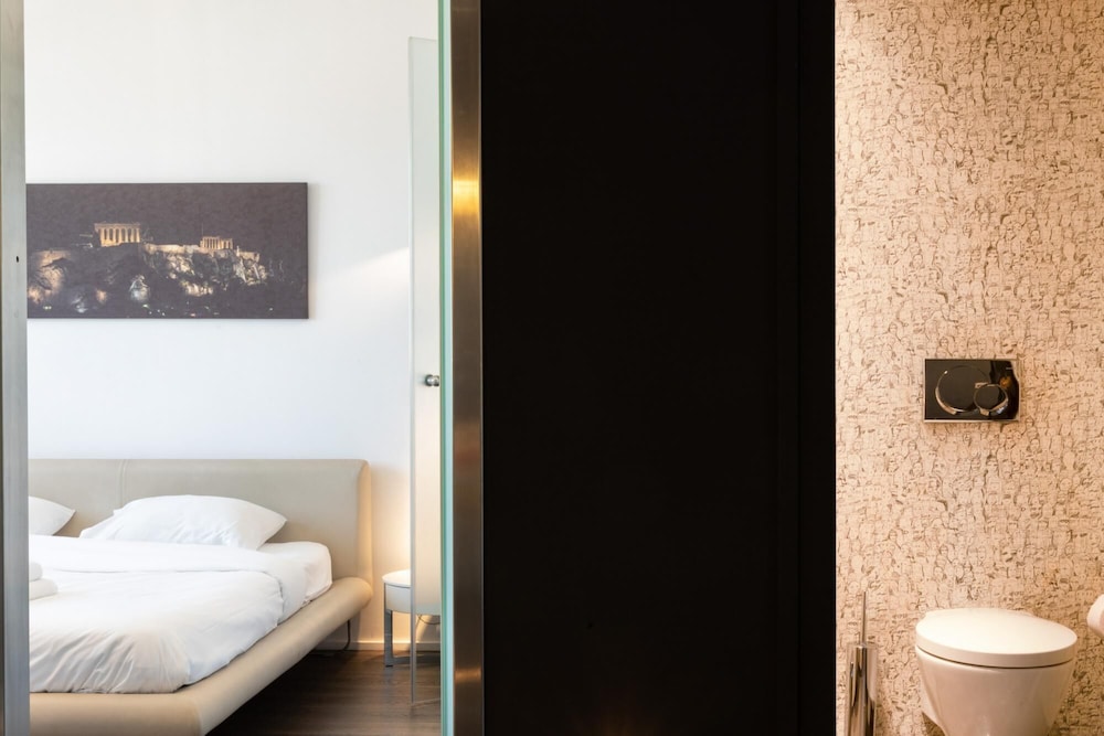 Iakxou 26 in Athens With 1 Bedrooms and 1 Bathrooms