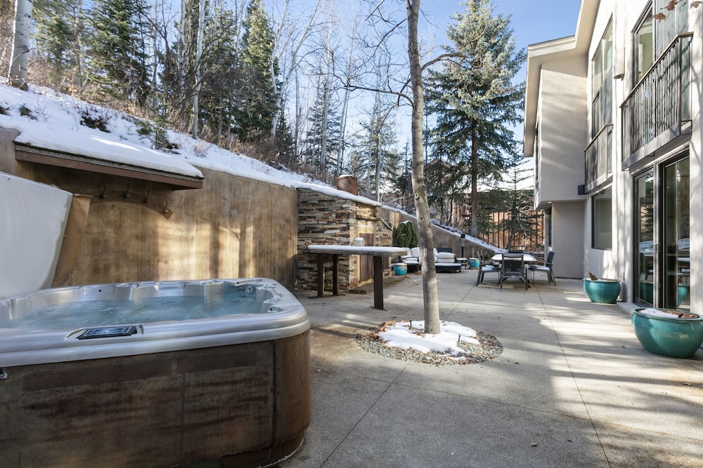 656 Coalition View Court - Private Home With Spa 4 Bedroom Home