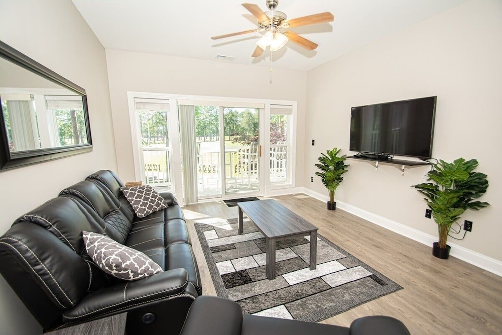 World Tour 100-201a 3 Bedroom Condo