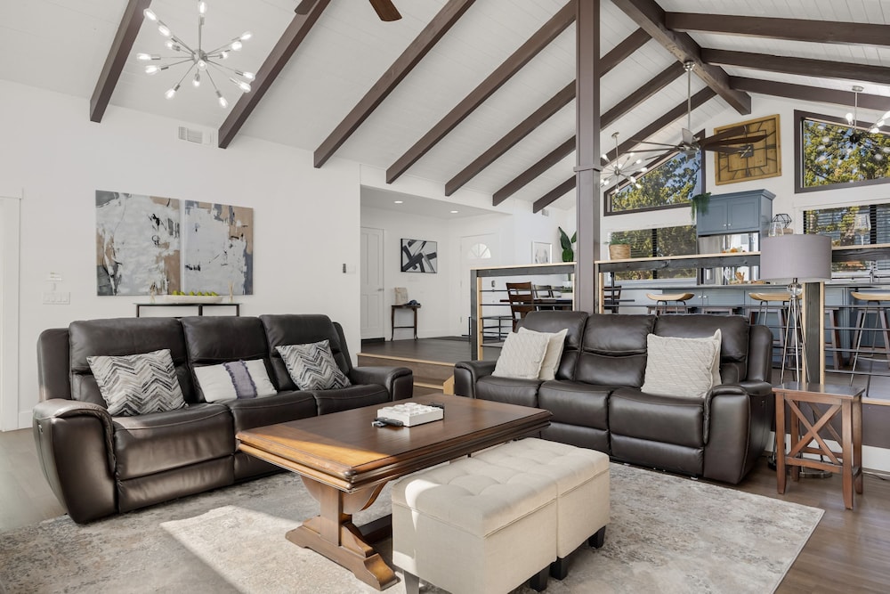 Paso Vista Bella by Avantstay Luxe Group Escape w Wine Country Views