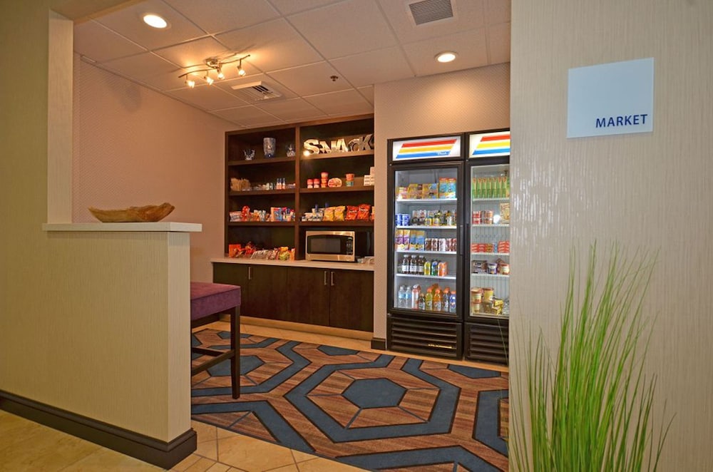 Farmington Vacations - Holiday Inn Express Suites Farmington, an IHG Hotel - Property Image 7