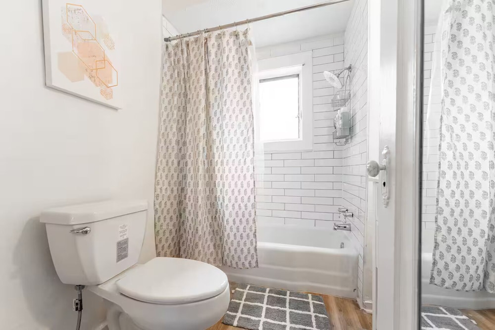 Cozy 3BR Home in Bates-Hendricks