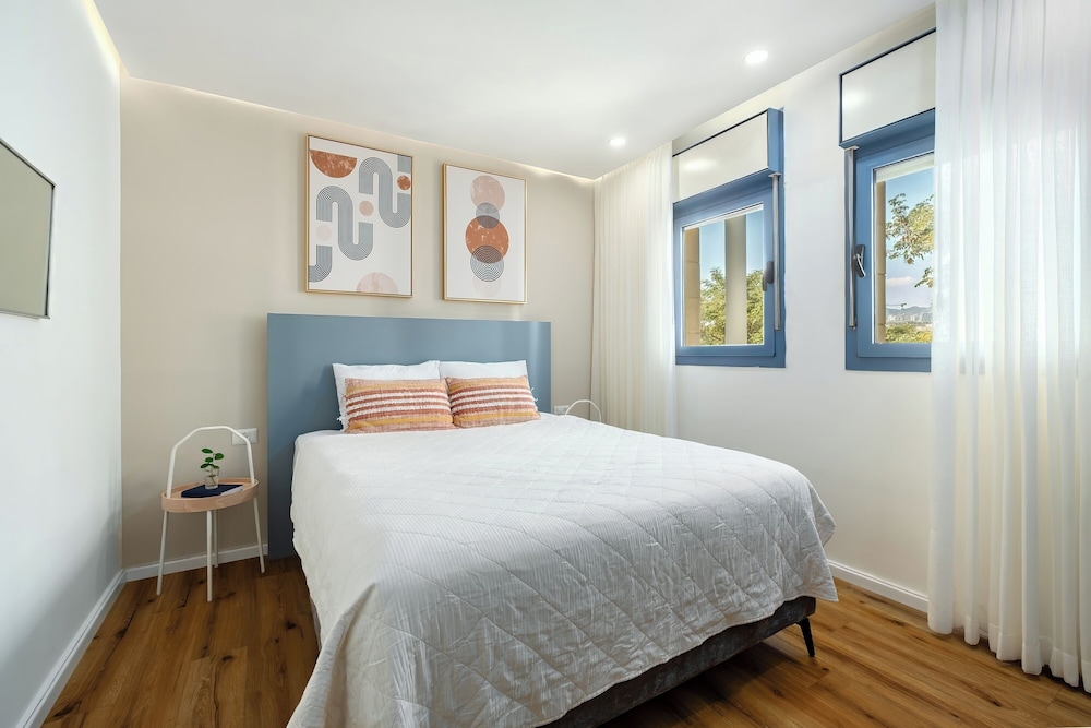 Royal Park Apt Resort by Sea N Rent