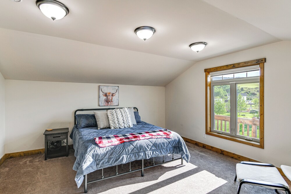 Spacious Afton Home: Patio, Grill & Mountain Views