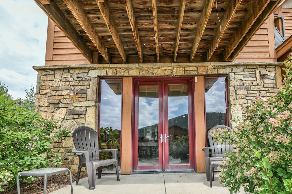 Antlers Gulch 501 by SummitCove Vacation Lodging