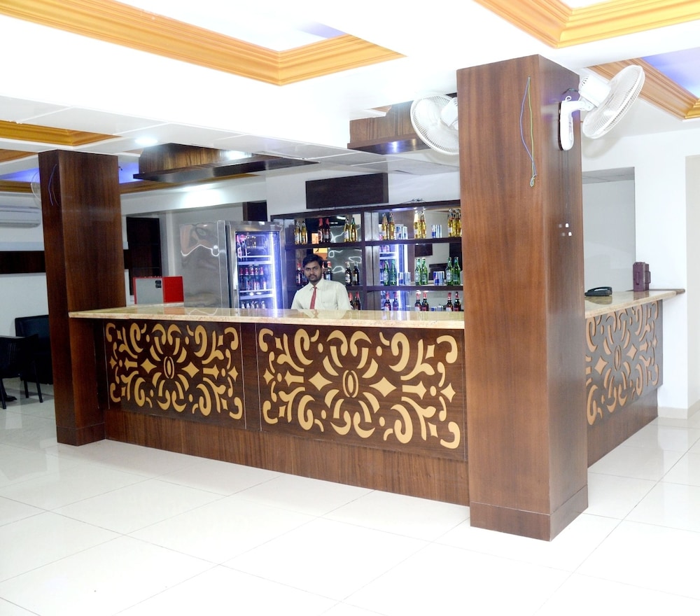 Food & Beverage