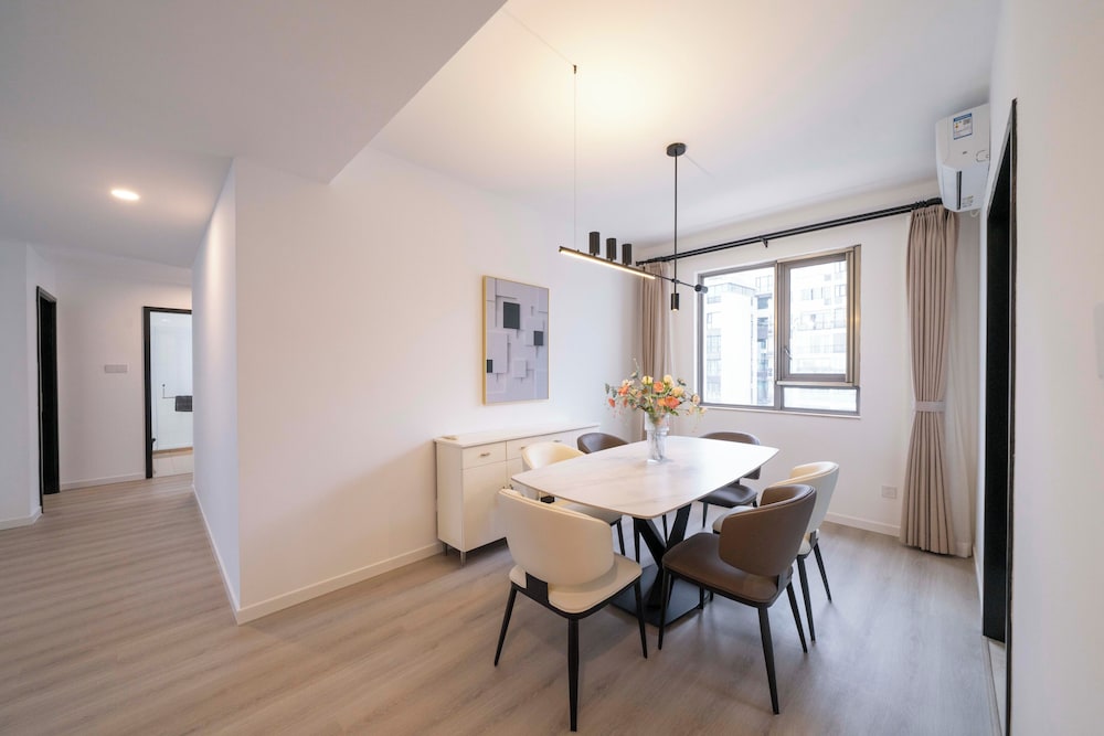 Tyms Spacious 3BR 2BA APT Laishi Di