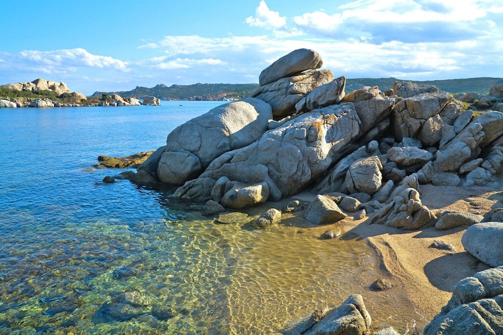 Holiday Residence Punta Falcone Near Beach view 4