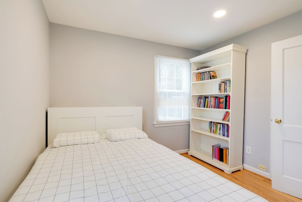 DC Area Home ~ 1 Mi to Metro: WFH Friendly!