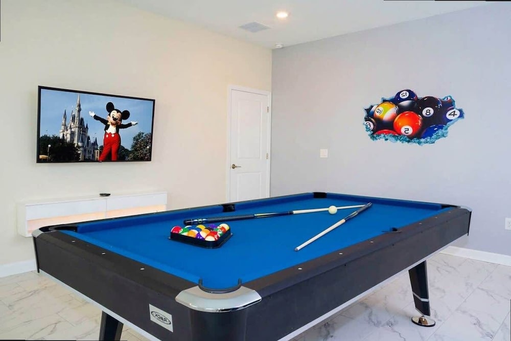 Spacious 7BR w Pool Spa Game Room Near Disney