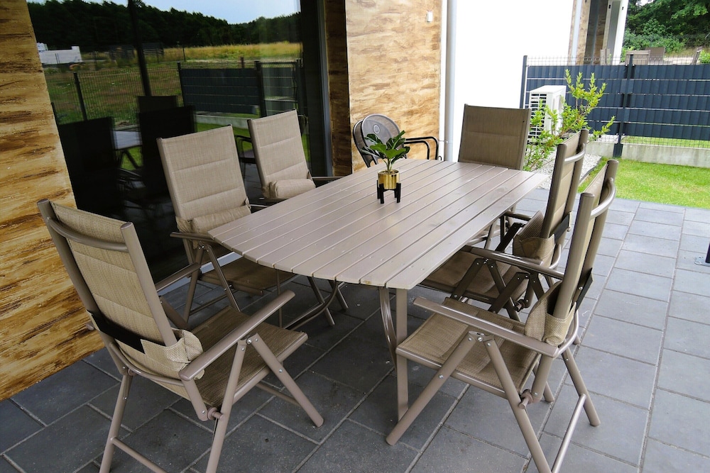 New, Large Holiday Home for 10 People