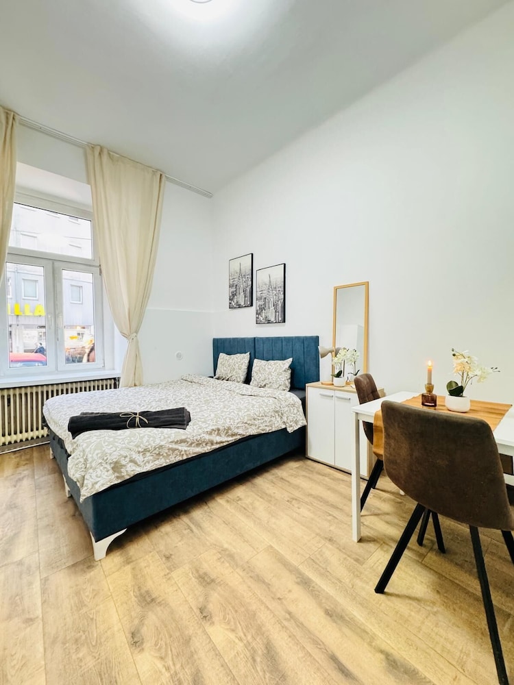 5BR Apt 10min to Matzleinsdorfer