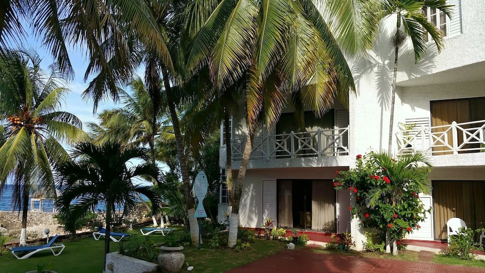Ocho Rios Beach Resort at ChrisAnn