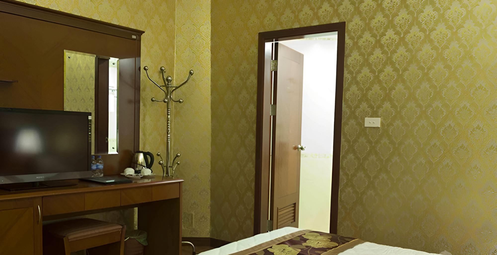 Crown Hotel