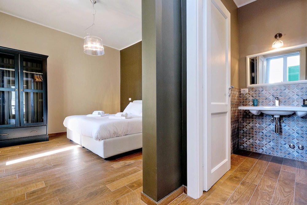 Rm-h501-pale6n5 Monti Apartments - M18