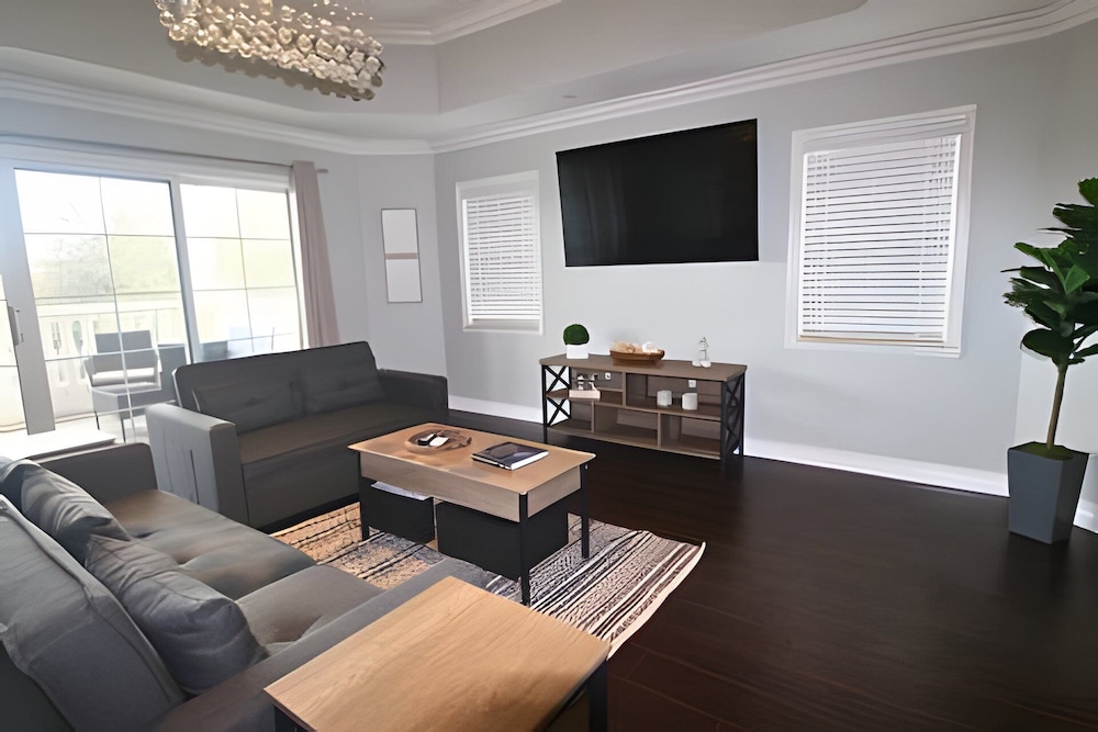 Modern 3BD Retreat 10 Guests Near Disney