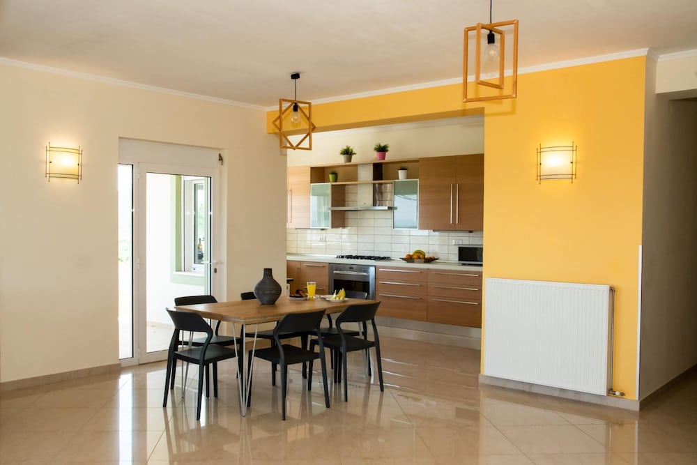 Villa Dimokratia