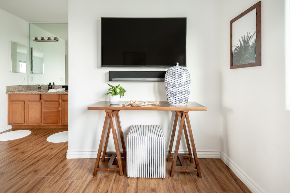 Sonrisa 2 Unit Buyout by Avantstay view 3