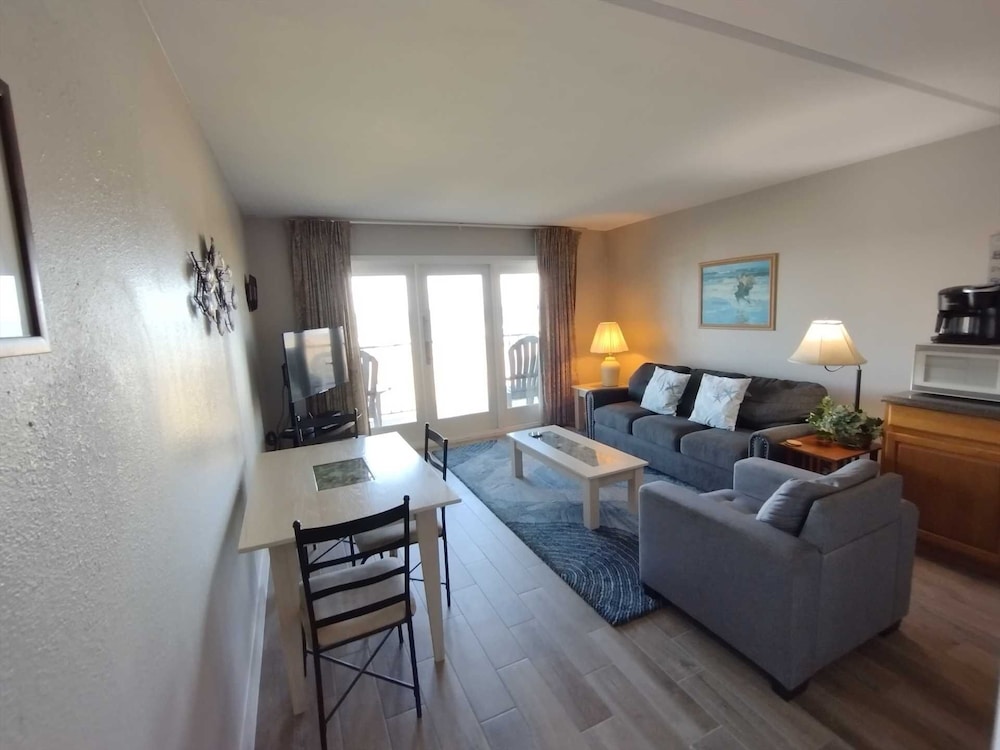 Florence I 307 Minium 1 Bedroom Condo by RedAwning view 4