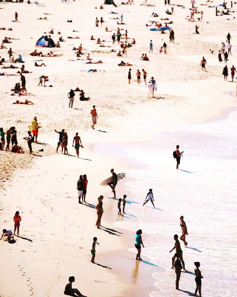 Bondi Breeze Apartment