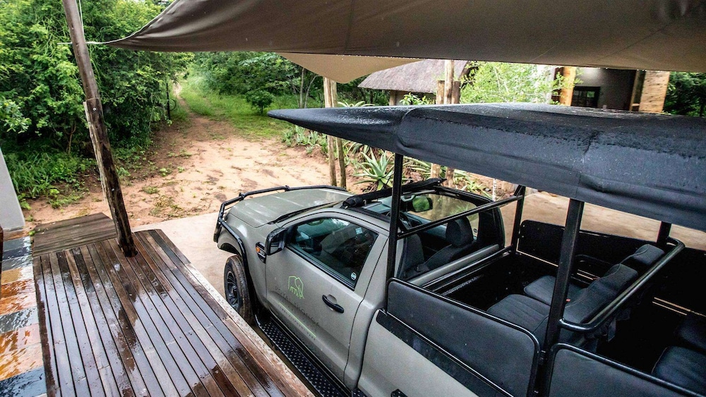 Royal Thonga Safari Lodge