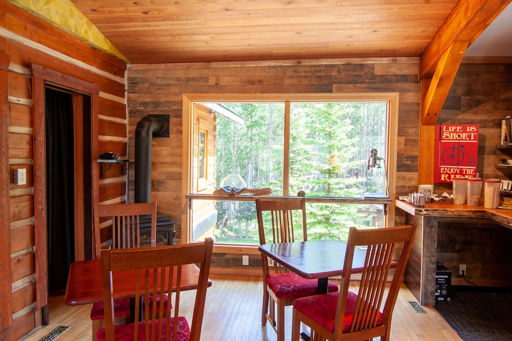 Earl Grey Lodge