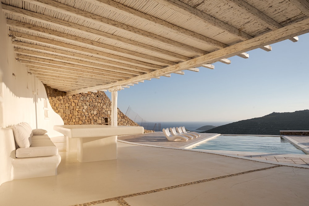 Mykonian Icon Villa