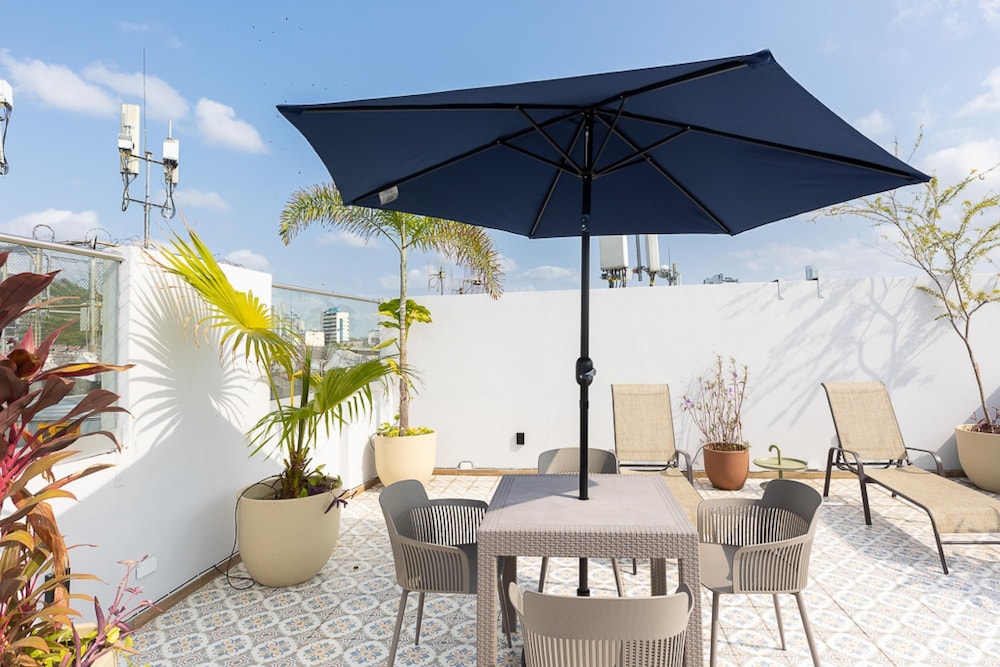 The Rooftop Condo by Acomodo