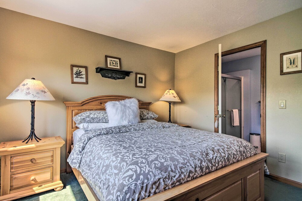 Timber Creek Townhome w/ 2 Decks & Mtn Views! view 3