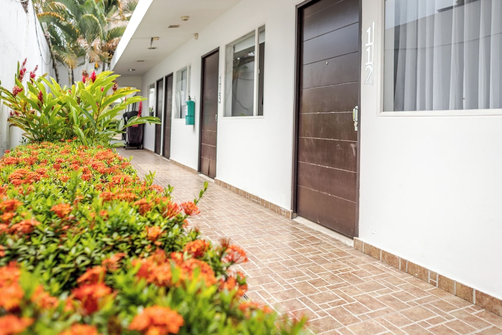 Hotel Manantial - Image 1