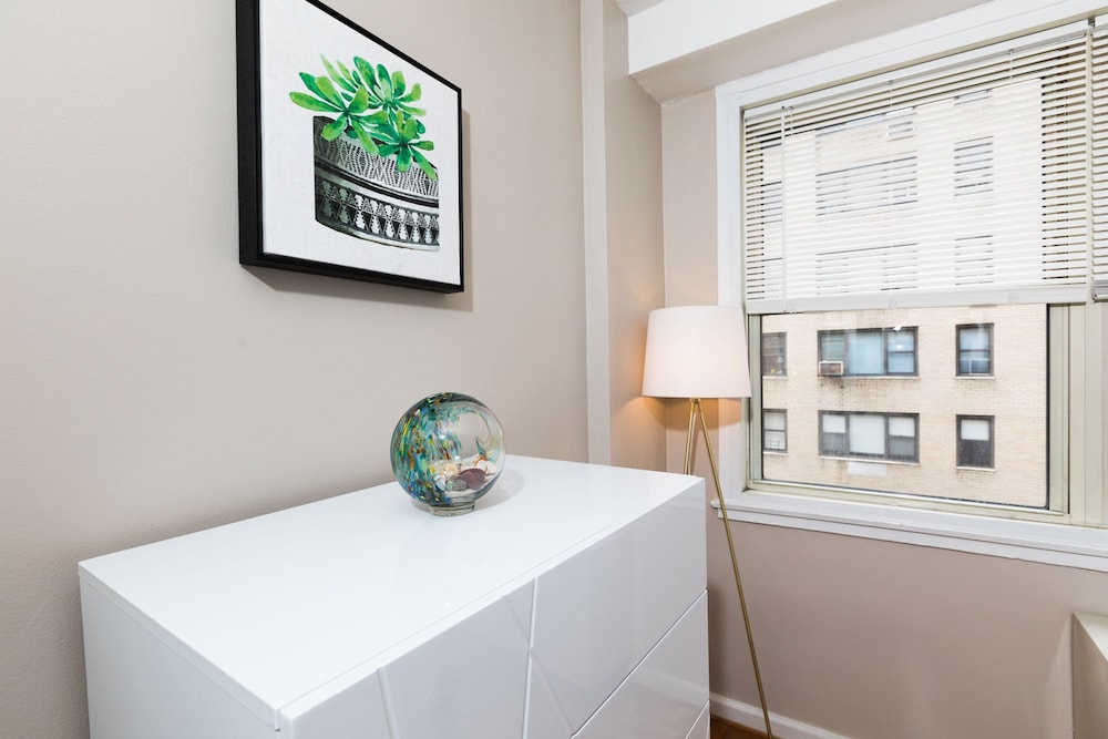 2 Bed Apt Ideally Located in UES of Manhattan
