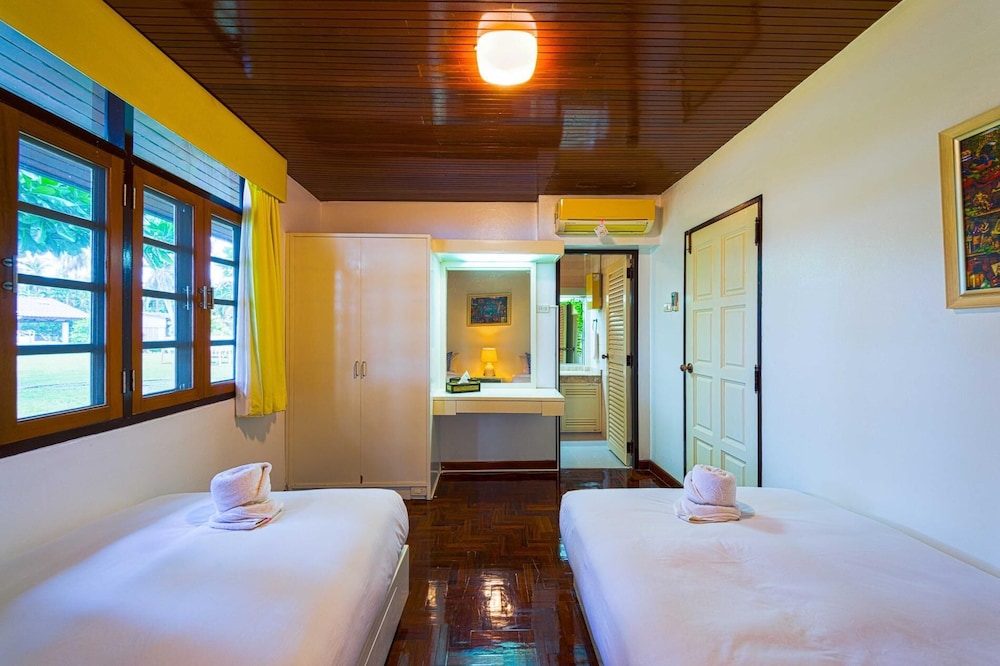 Oceanfront 6 Bedroom Twin Villas OV6